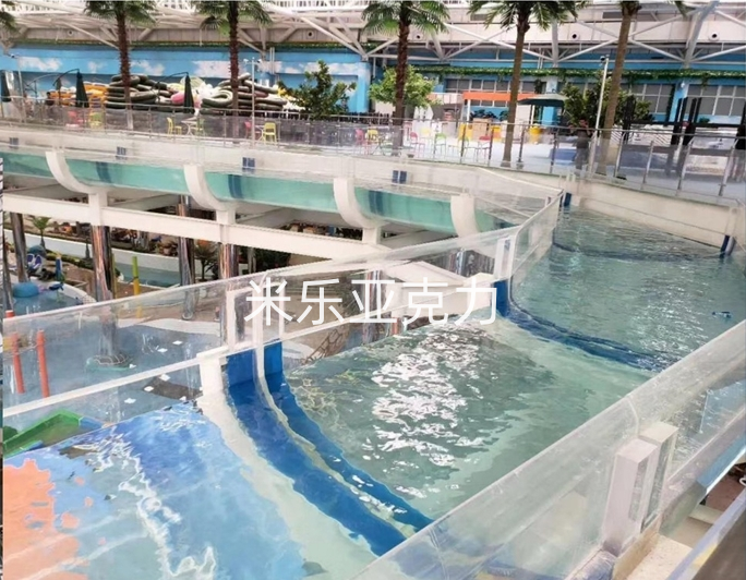 石家莊天山海世界，水上棧道